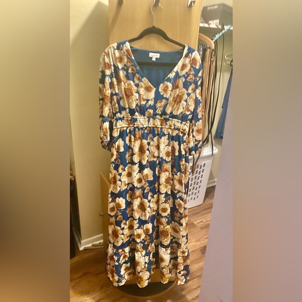 Luxology Floral Maxi dress size L